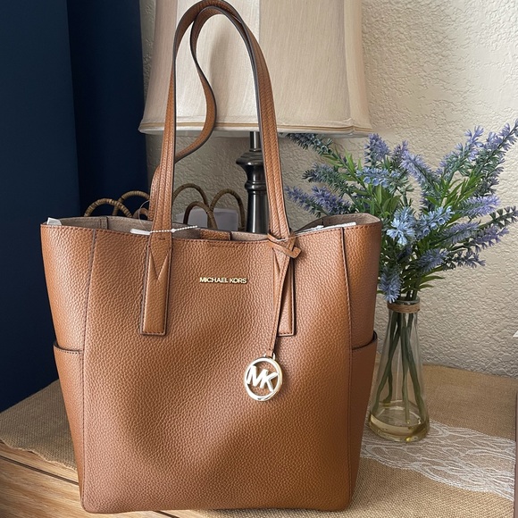 Michael Kors Handbags - *Accepting Offers!* Michael Kors Junie Bag